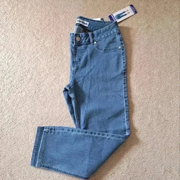 NWT Nygard Skinny Crop Denim Size 6 Women's  Slim Leg Stretch Jeans - Picture 1 of 12